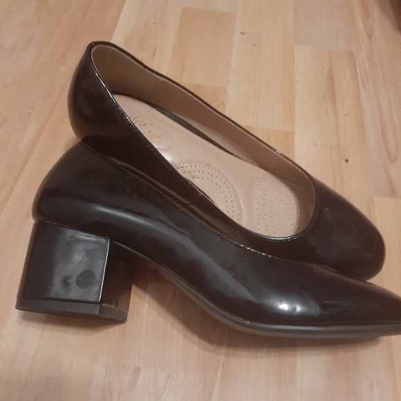 Black Chunky Heels - Picture 2 of 4